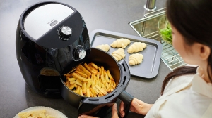 The Ultimate Guide to Air Fryers: Cooking Healthy and Delicious Meals with Ease